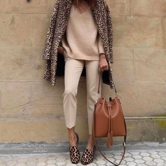 Stuart Weitzman Shoes - Stuart Weitzman SZ9 Grey Calf Hair Leopard Flats